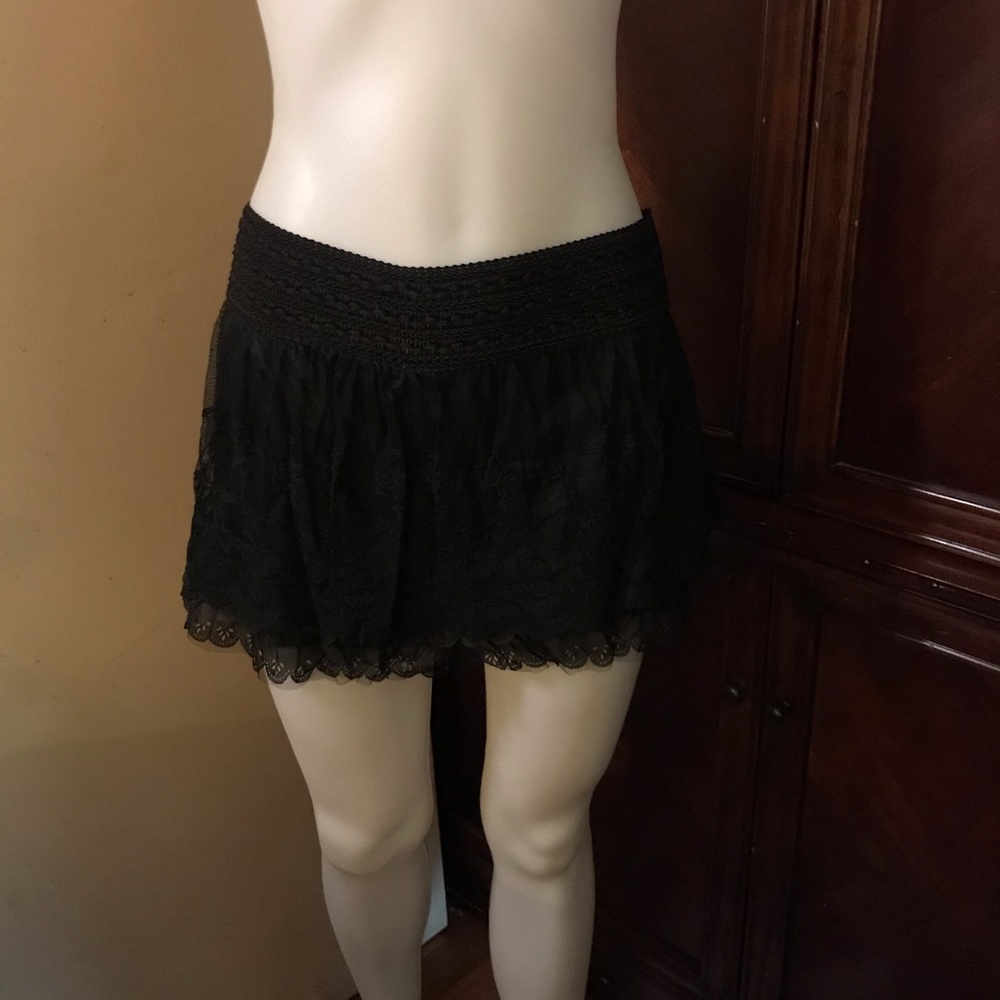 🆕 Color Swatch Black Skort (Mini Skirt)-Med/Lg